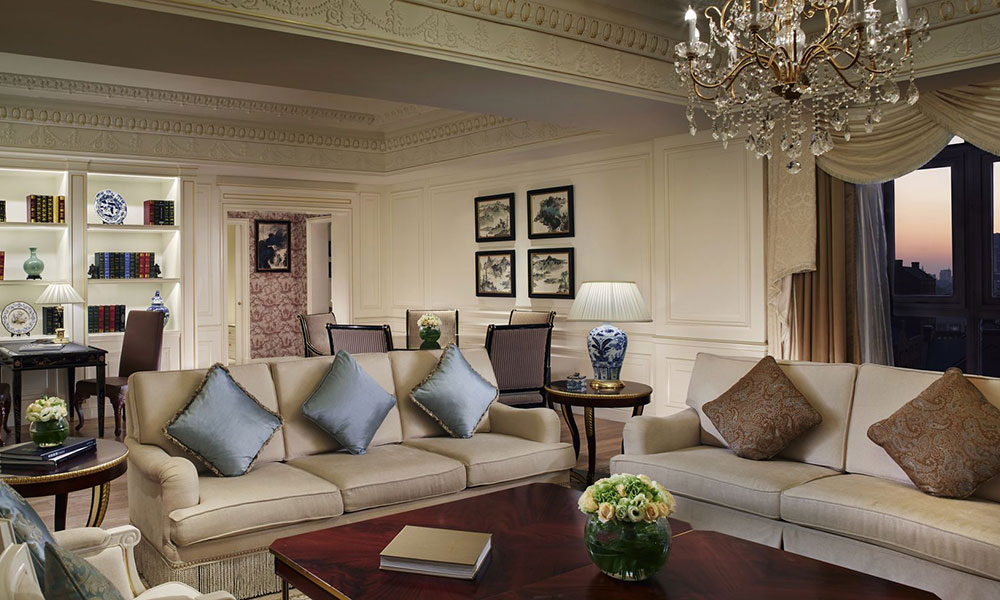 五星級酒店家具應根據(jù)不同的材料選擇合適的維護方法