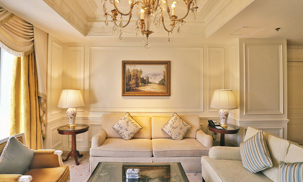 五星級酒店家具應根據(jù)不同的材料選擇合適的維護方法